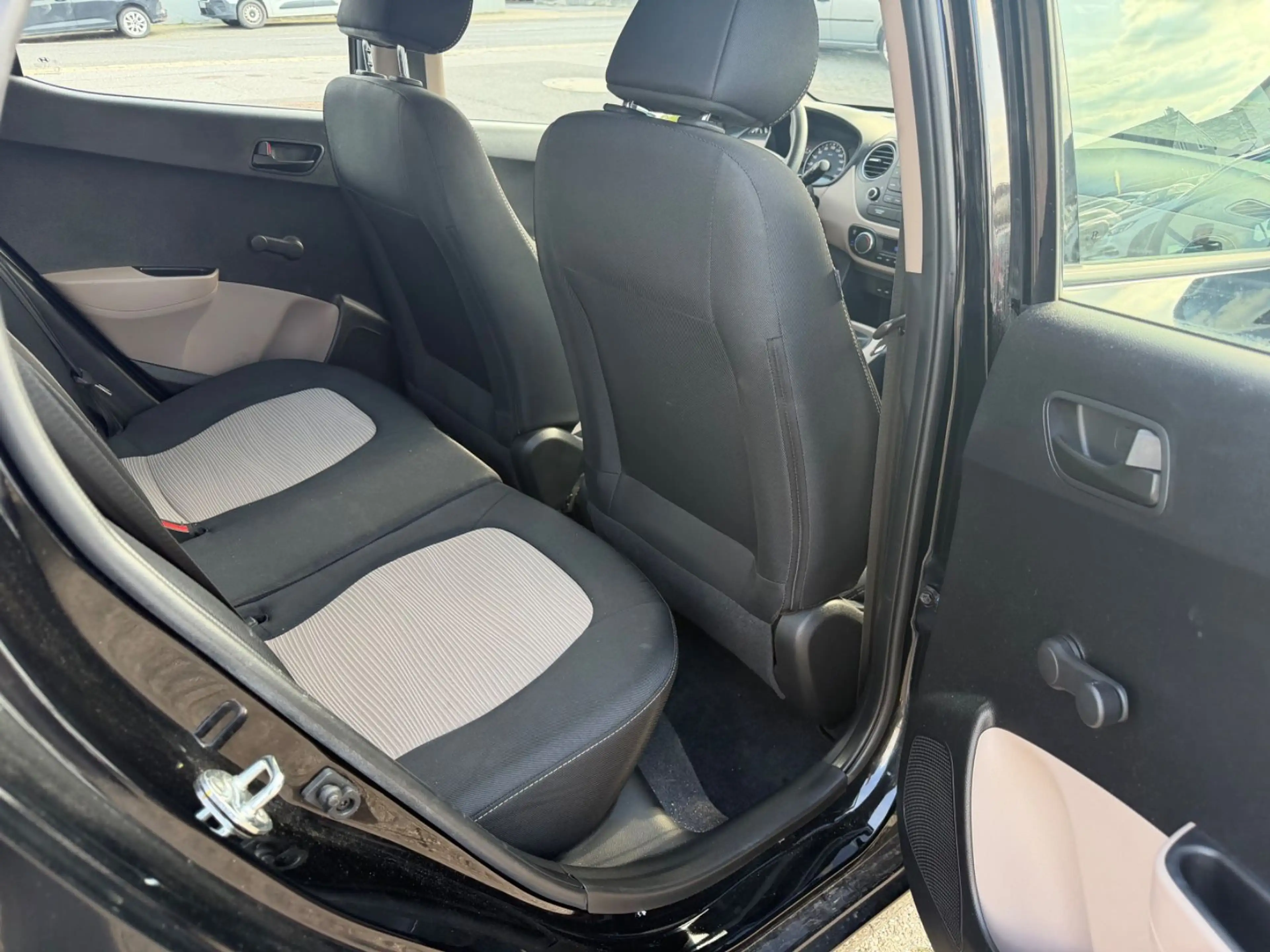 Hyundai i10 Classic Klima 5-trg Allwetter AUX — photo 15