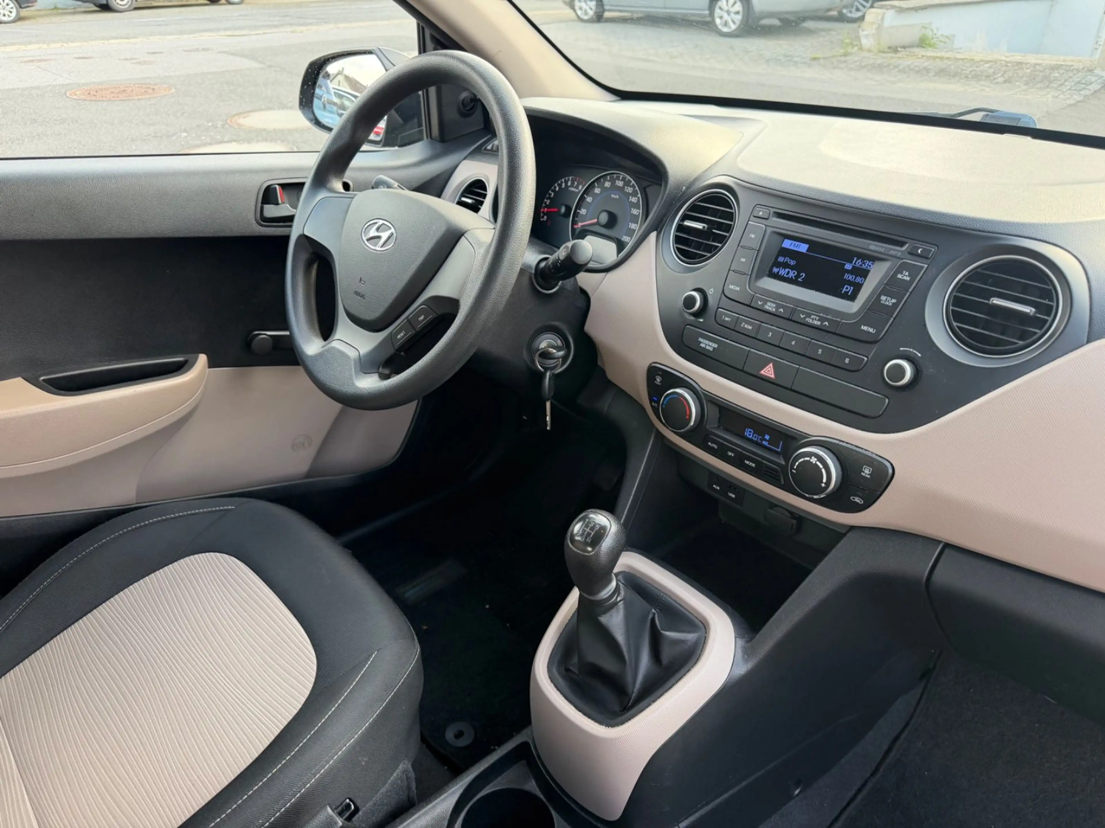 Hyundai i10 Classic Klima 5-trg Allwetter AUX — photo 11