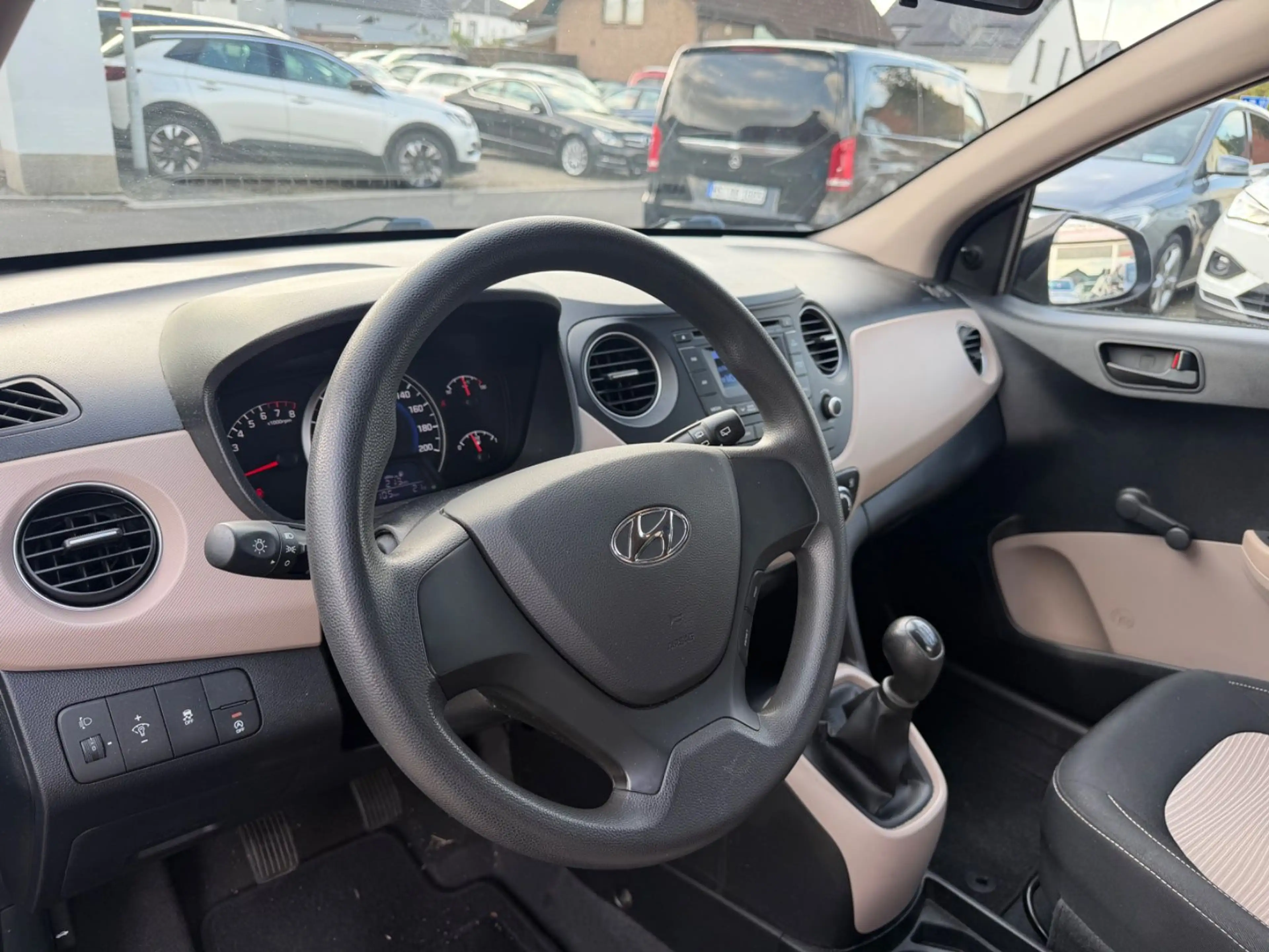 Hyundai i10 Classic Klima 5-trg Allwetter AUX — photo 9