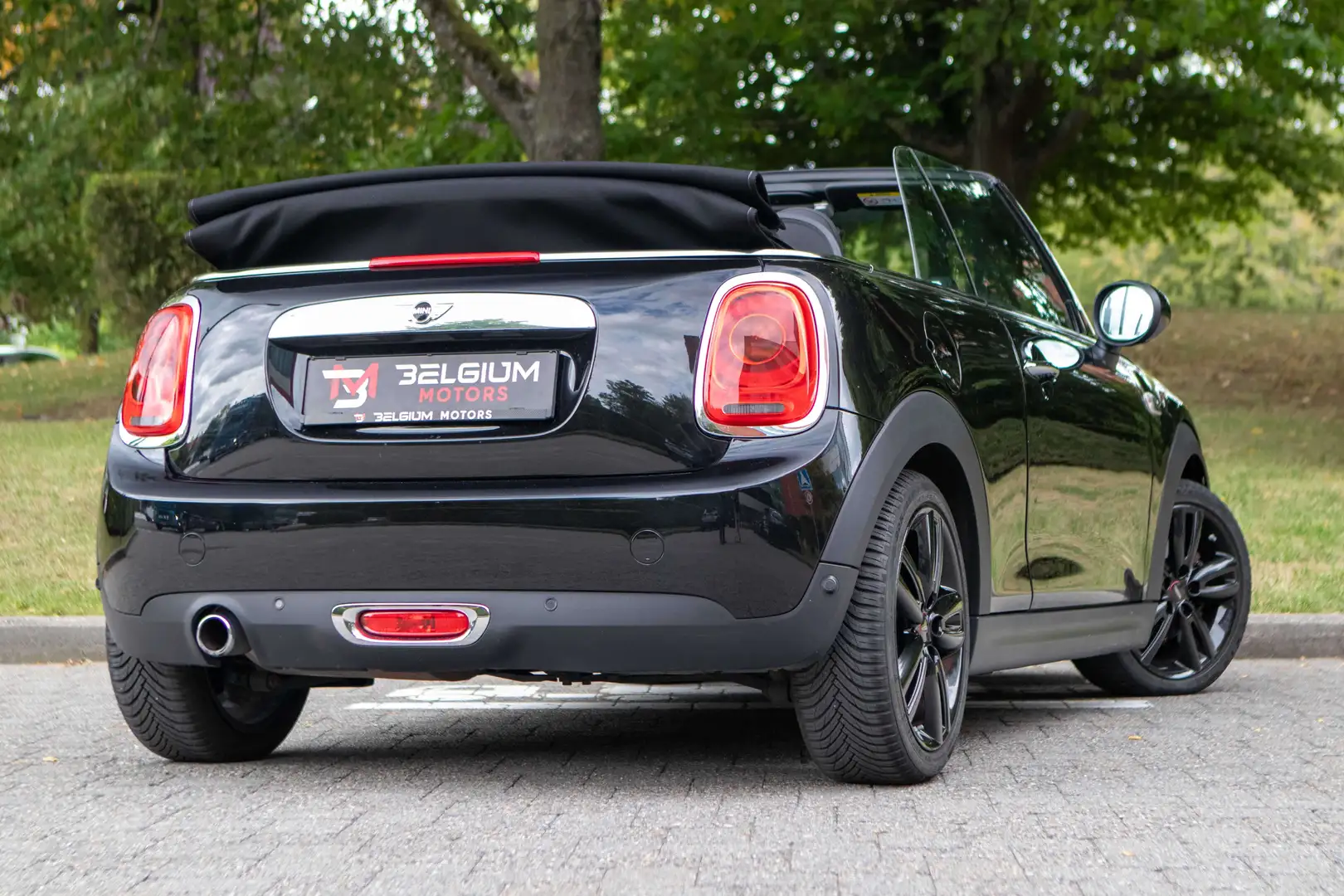 MINI Cooper Cabrio - All Black - Keyless - H\u0026K - PDC Noir - 2