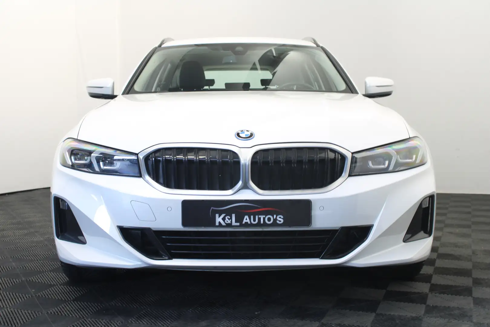 BMW 320 3-serie Touring 320e Business Edition Wit - 2