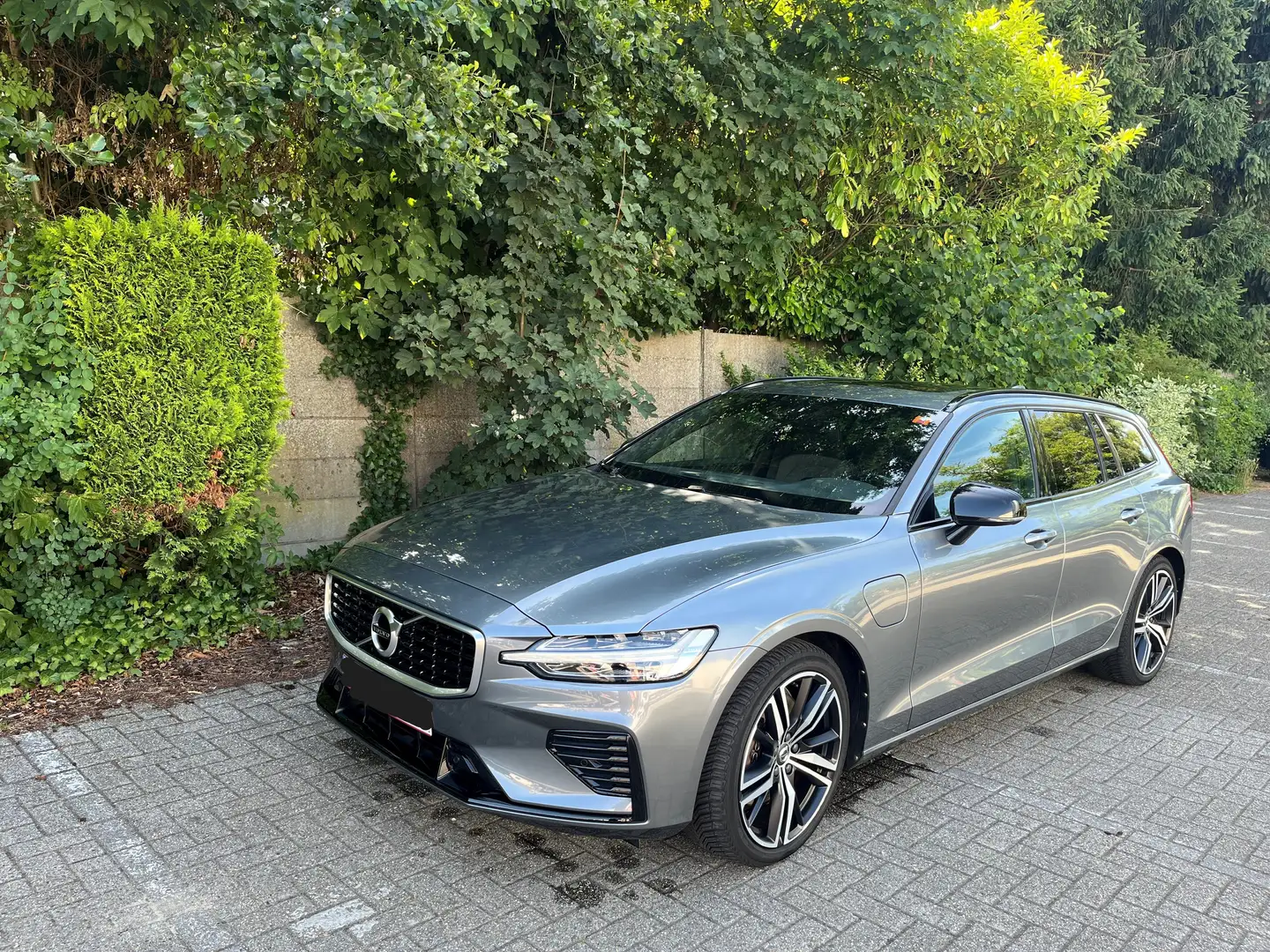 Volvo V60 V60 2.0 T8 AWD PHEV R-Design Geartronic Gris - 1