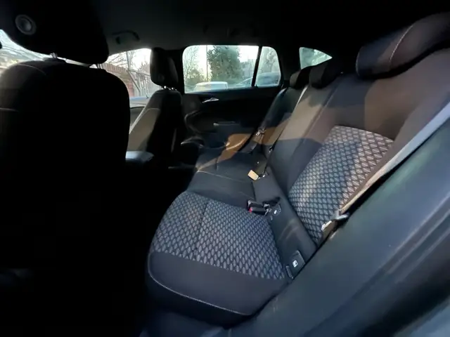 Opel Astra view 9