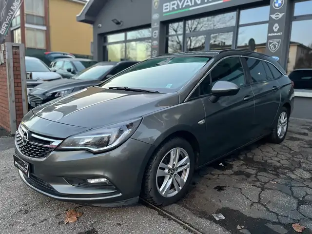 2017 Opel Astra in Green for sale