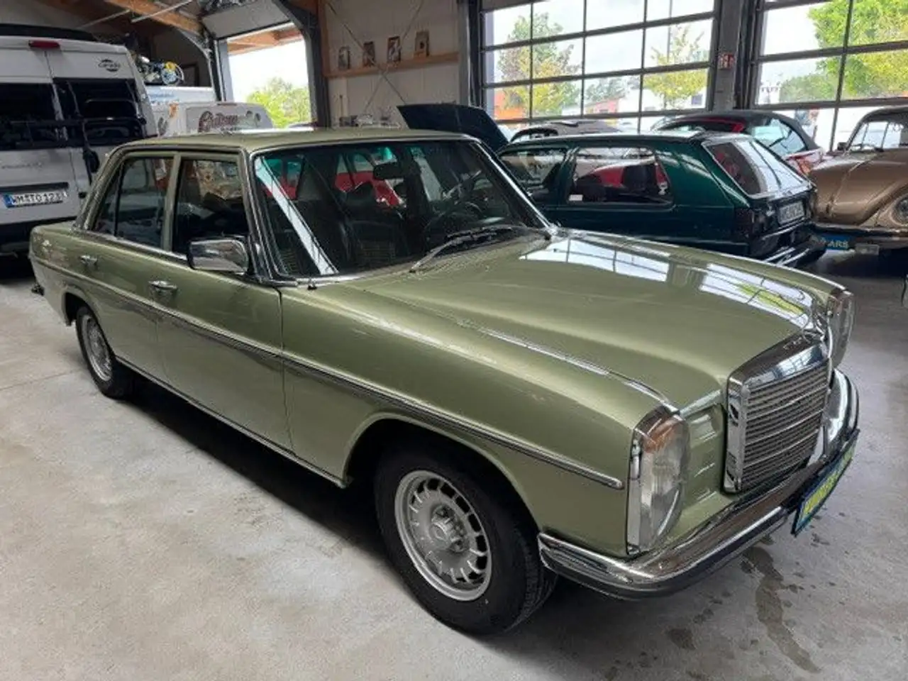 Mercedes-Benz 230 1976