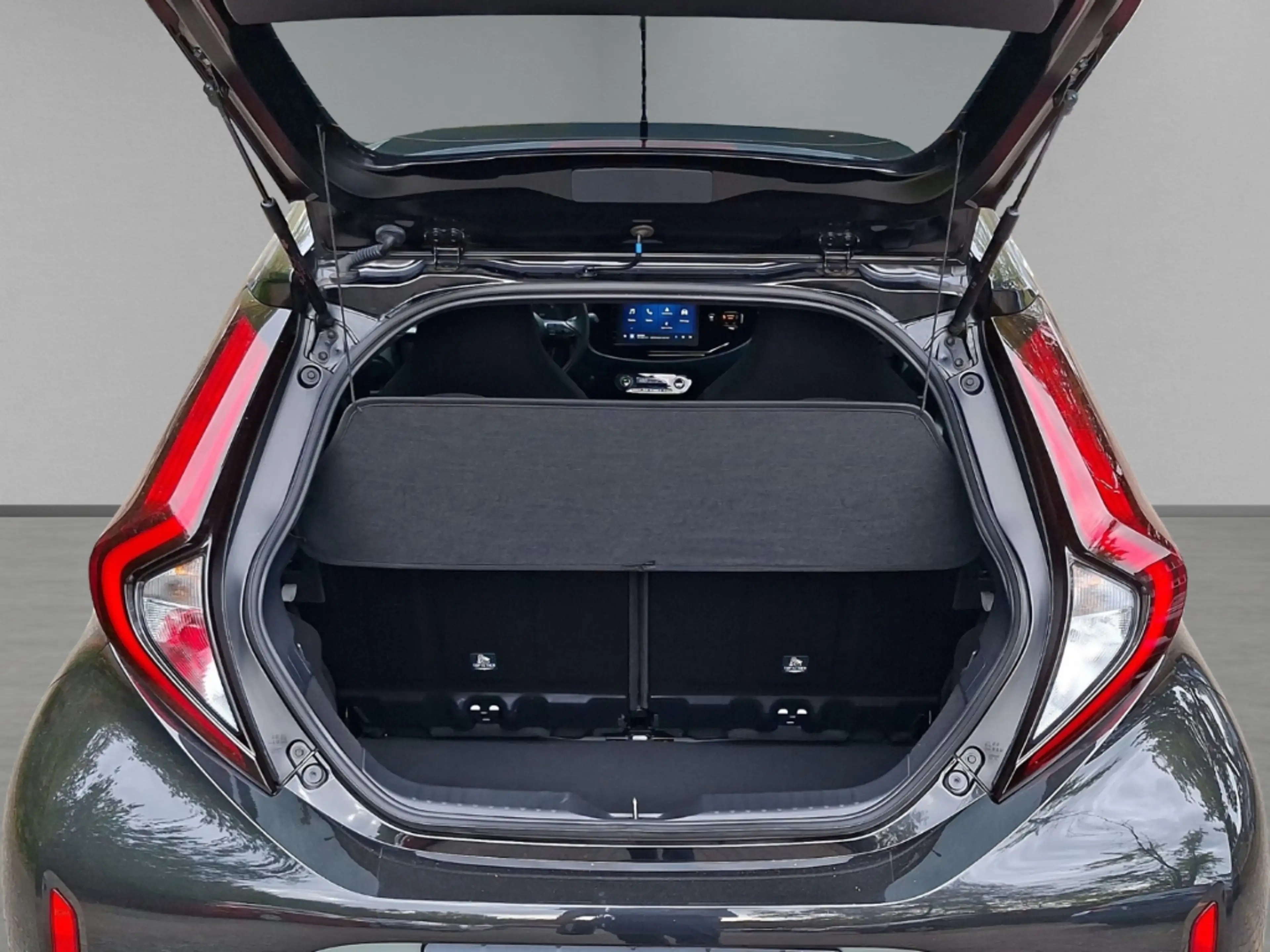 Toyota Aygo X Air Team D Faltdach LED Apple CarPlay Android Auto — photo 9