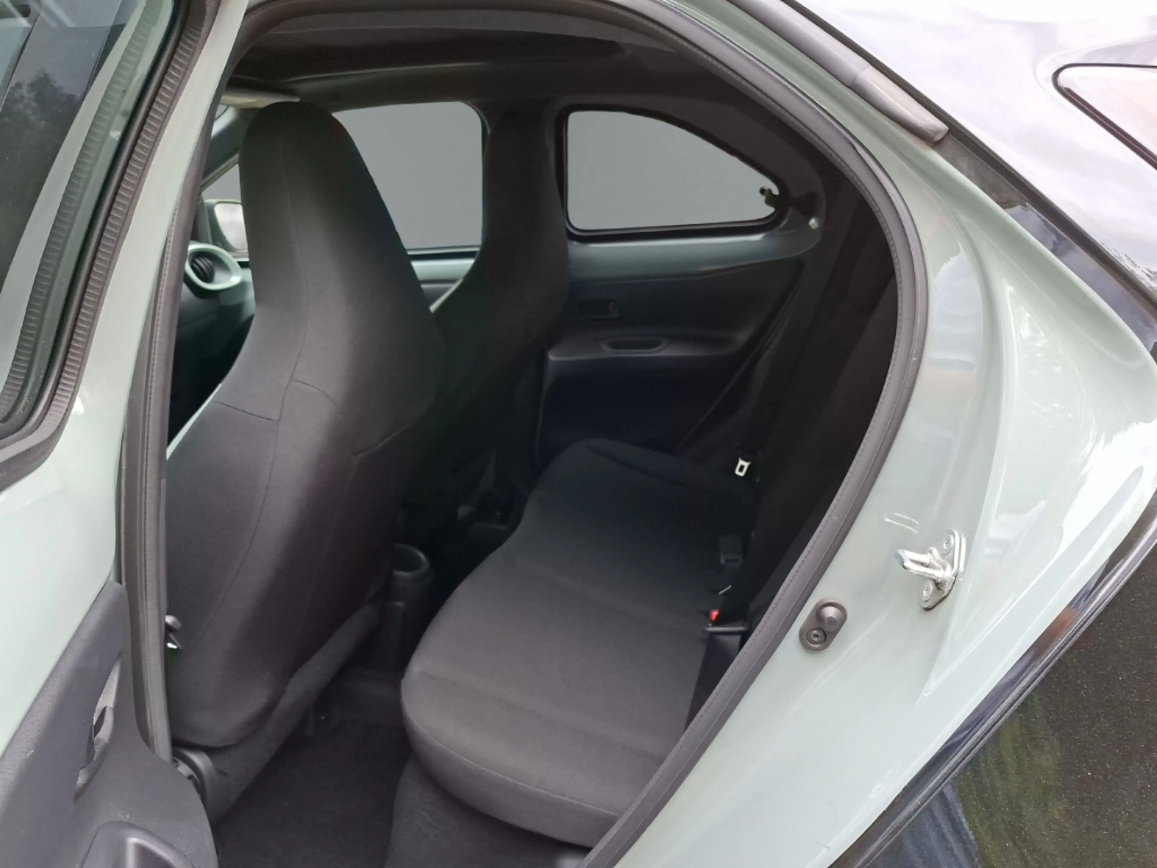 Toyota Aygo X Air Team D Faltdach LED Apple CarPlay Android Auto — photo 11