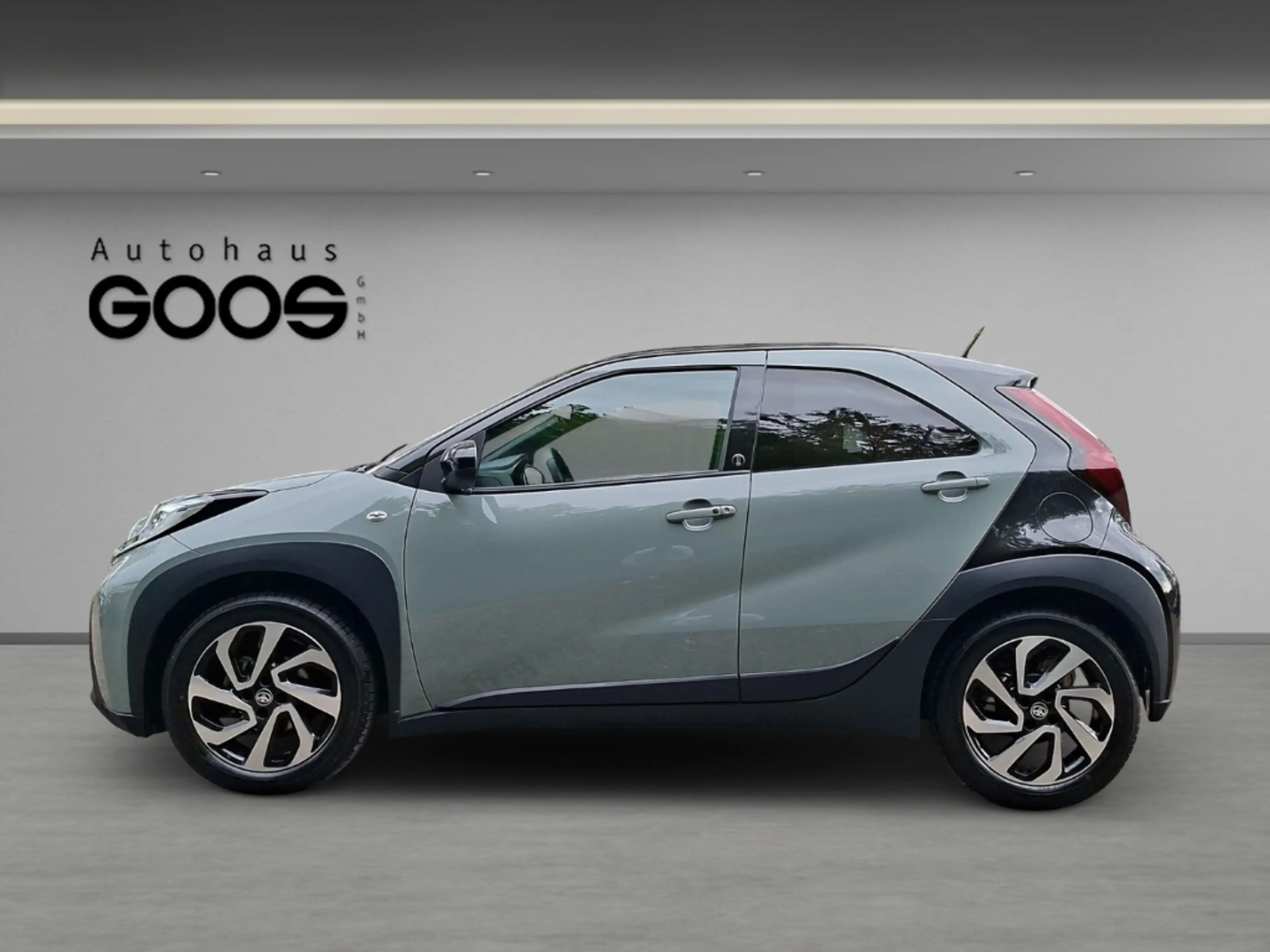 Toyota Aygo X Air Team D Faltdach LED Apple CarPlay Android Auto — photo 2