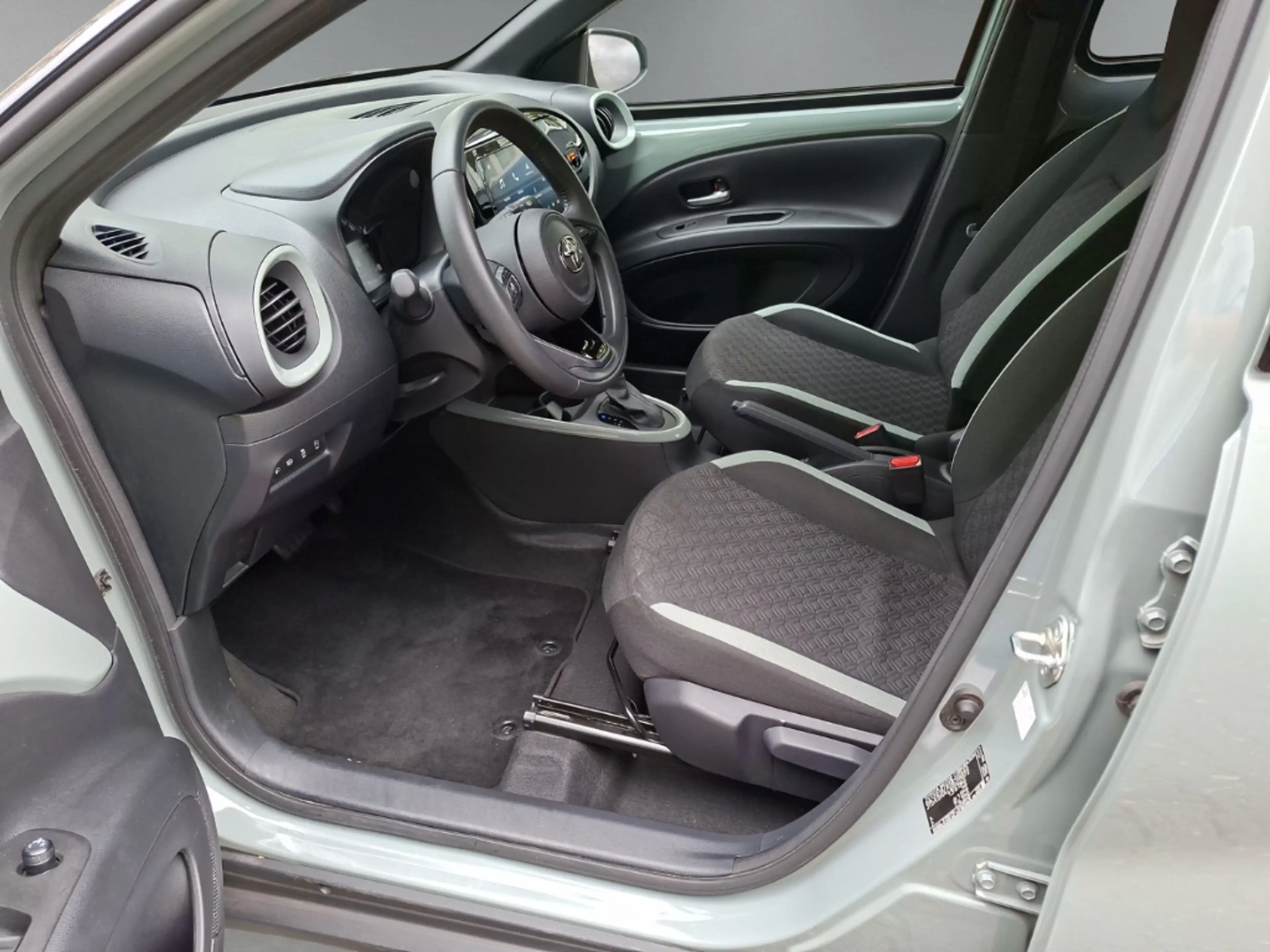 Toyota Aygo X Air Team D Faltdach LED Apple CarPlay Android Auto — photo 10