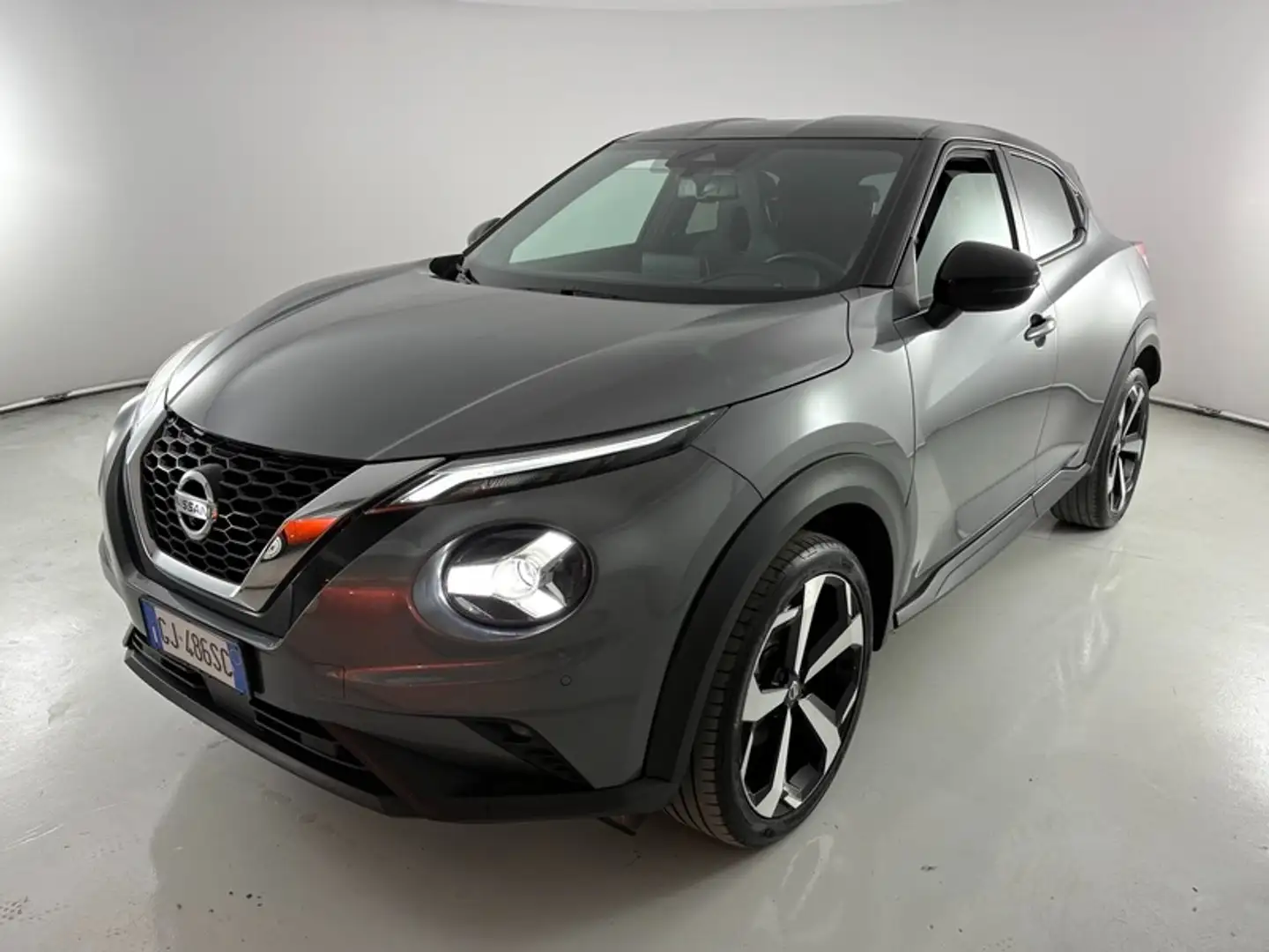 Nissan Juke 1.0 DIG-T Tekna Grigio - 1