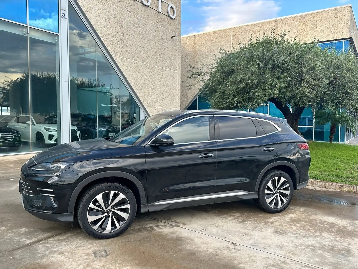 BYD Seal U 1.5 Design possibilità noleggio no scoring Schwarz - 2