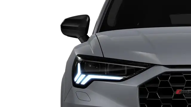 Audi Q3 view 3