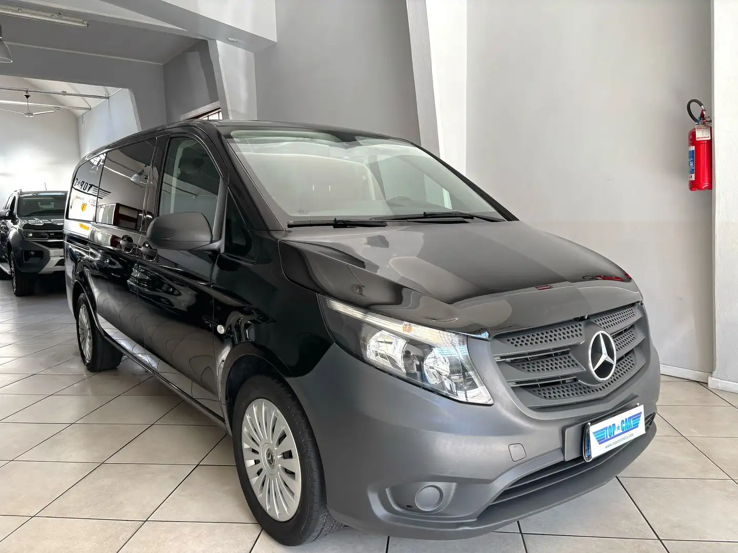 Mercedes-Benz Vito 2.0 114 CDI Aut. Executive TOURER 9 POSTI P-LONG Zwart - 2