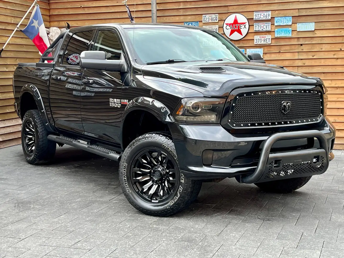 Dodge RAM 1500 Sport 5,7 LaChanti 4x4 6´´ Lift LPG AHK Zwart - 2