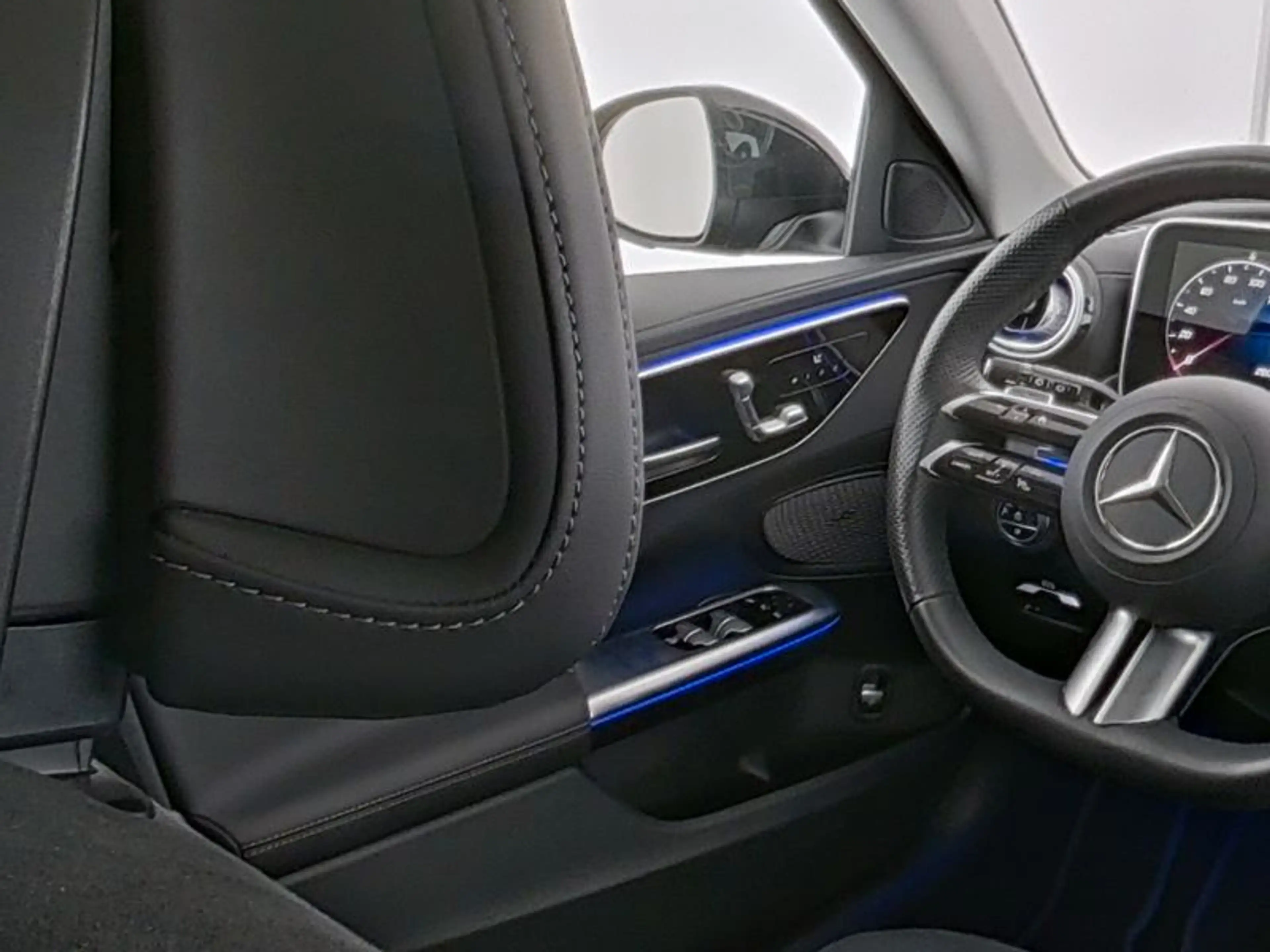 Mercedes-Benz C 180 T-Modell AMG+MEMORY+TOTW+AMBIENTE+ILS+AHK — photo 9