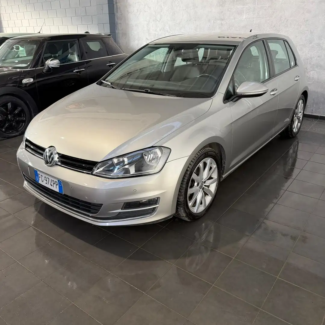 Volkswagen Golf Golf 2.0 TDI 5p. Highline BlueMotion Technology Gris - 2