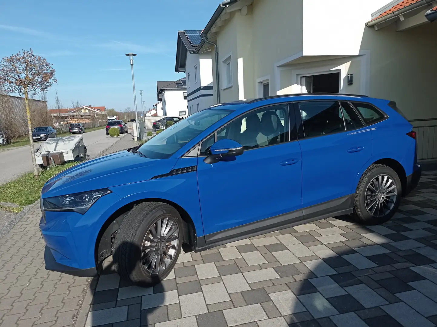 Skoda Enyaq Enyaq iV 60 *AHK*Matrix LED*Multimedia-Paket Blau - 1