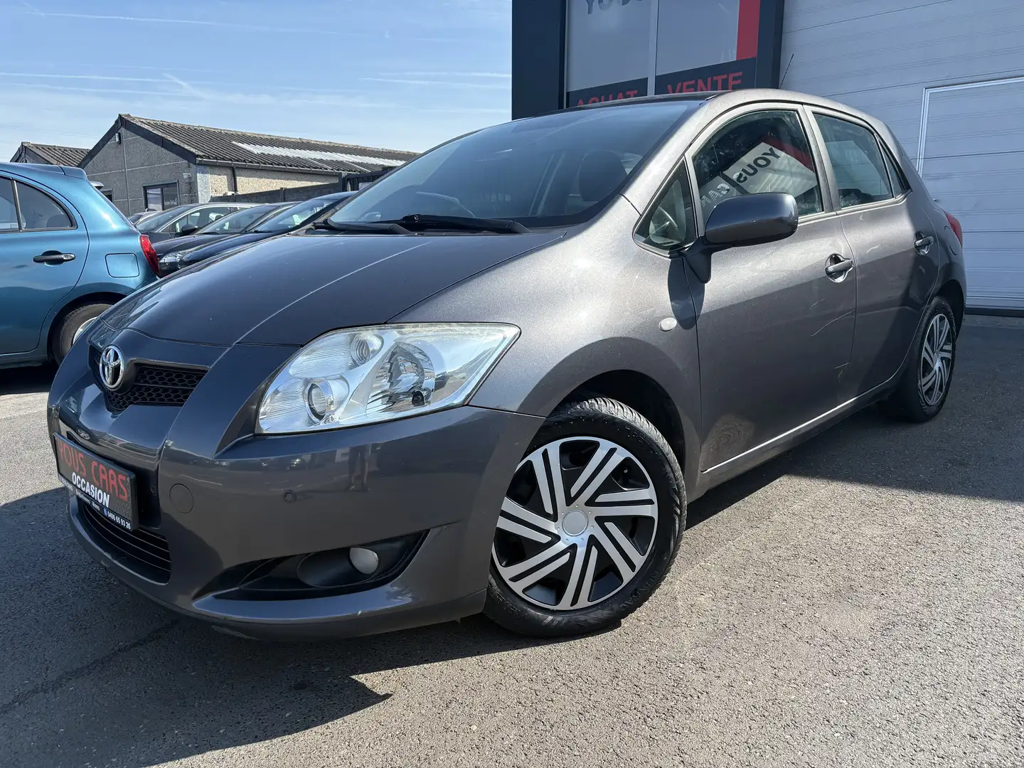 Toyota Auris Auris 1.4i VVT-i Linea Luna Gris - 1