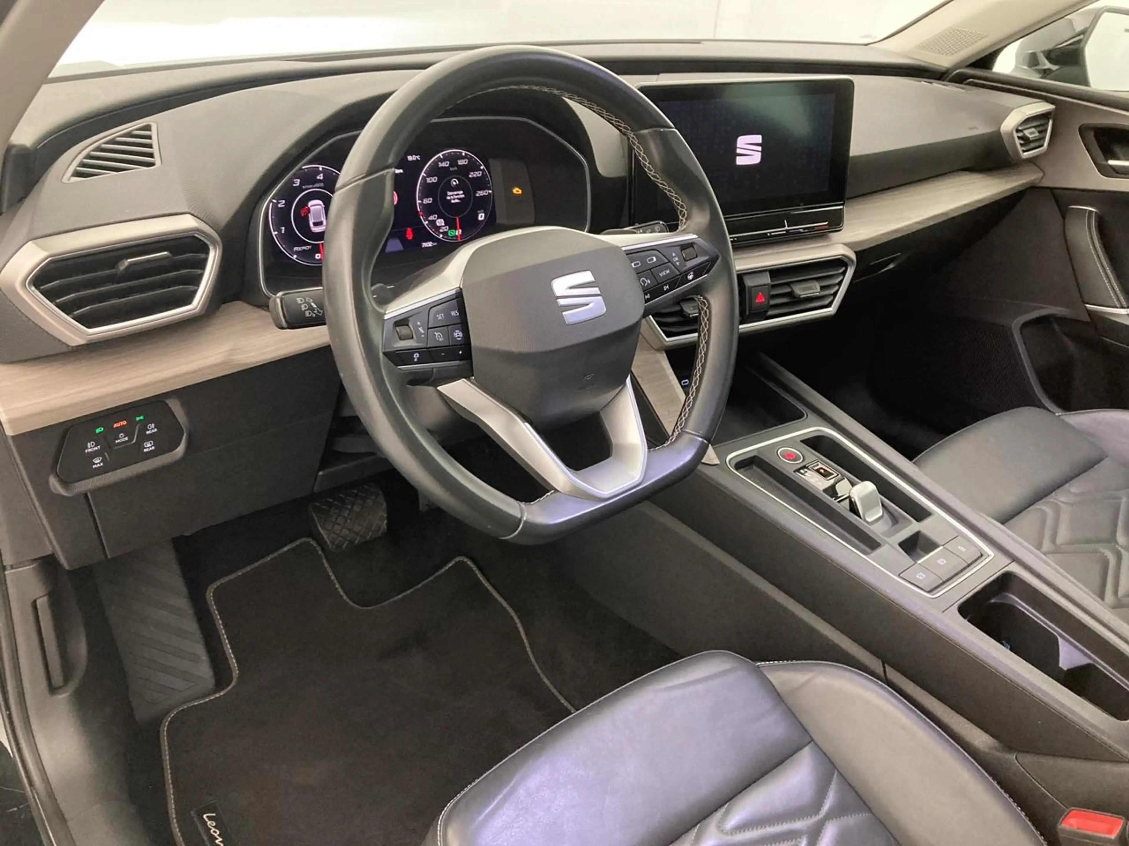 SEAT Leon Xcellence 2.0 TDI 150 (110kW) DSG — photo 4