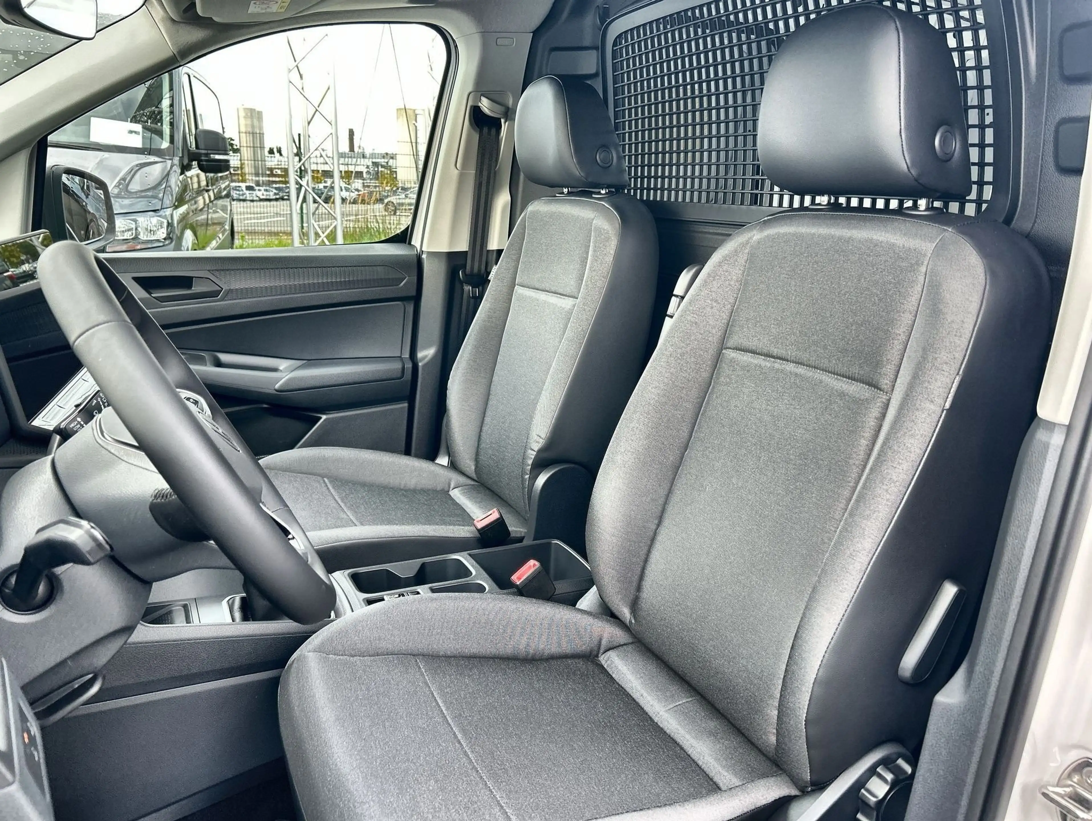 Volkswagen Caddy Cargo Motor: 2.0 l TDI EU6 SCR 75 kW Getriebe: 6-G — photo 8