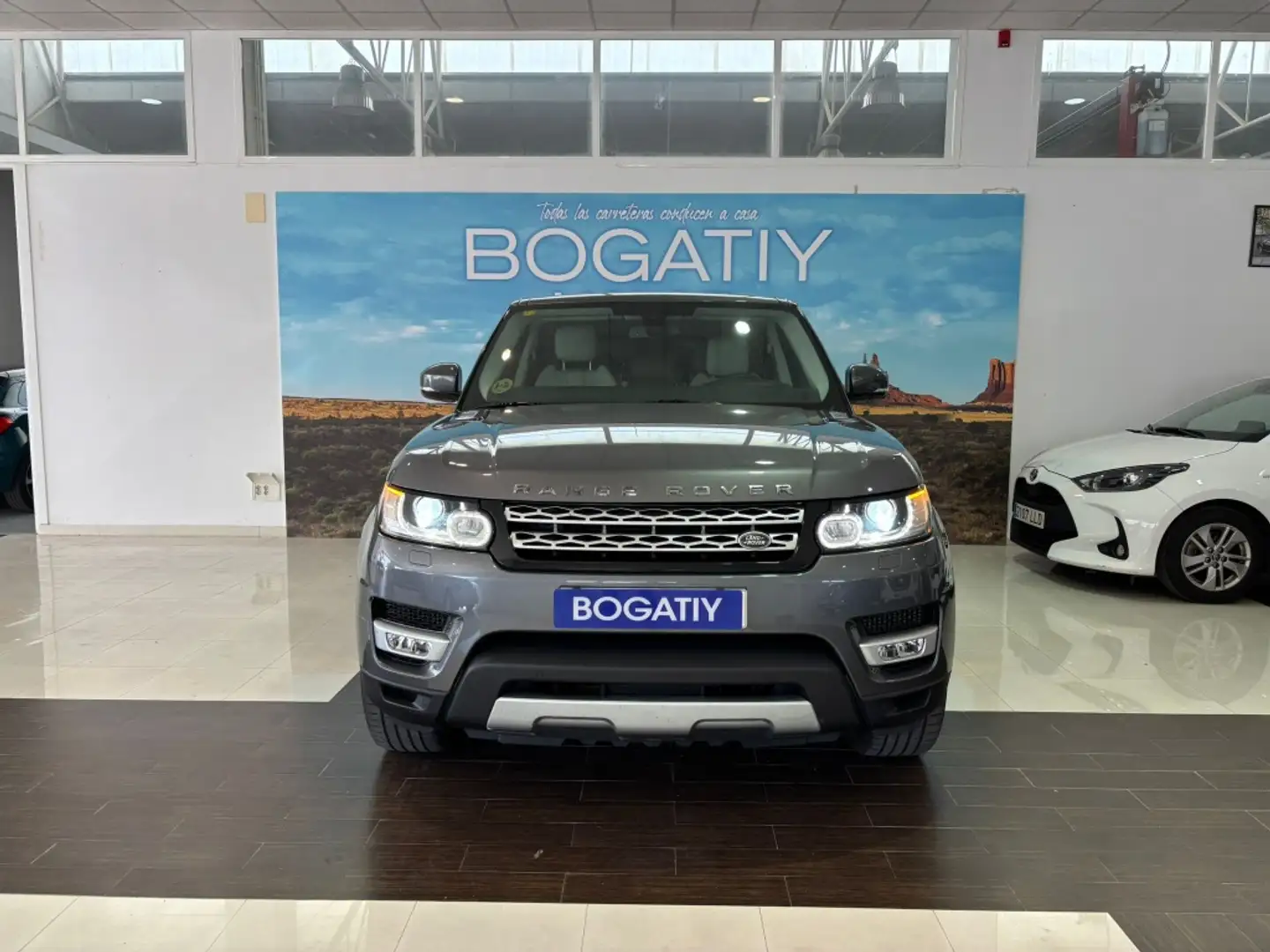 Land Rover Range Rover Sport 3.0TDV6 HSE Aut. Grigio - 2