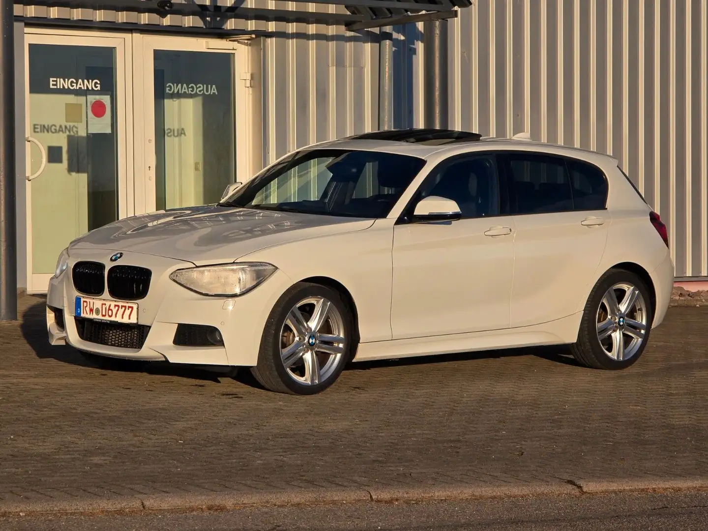 BMW 120 1 Limousine 120 d xDrive/M-SPORT PAKET Weiß - 1