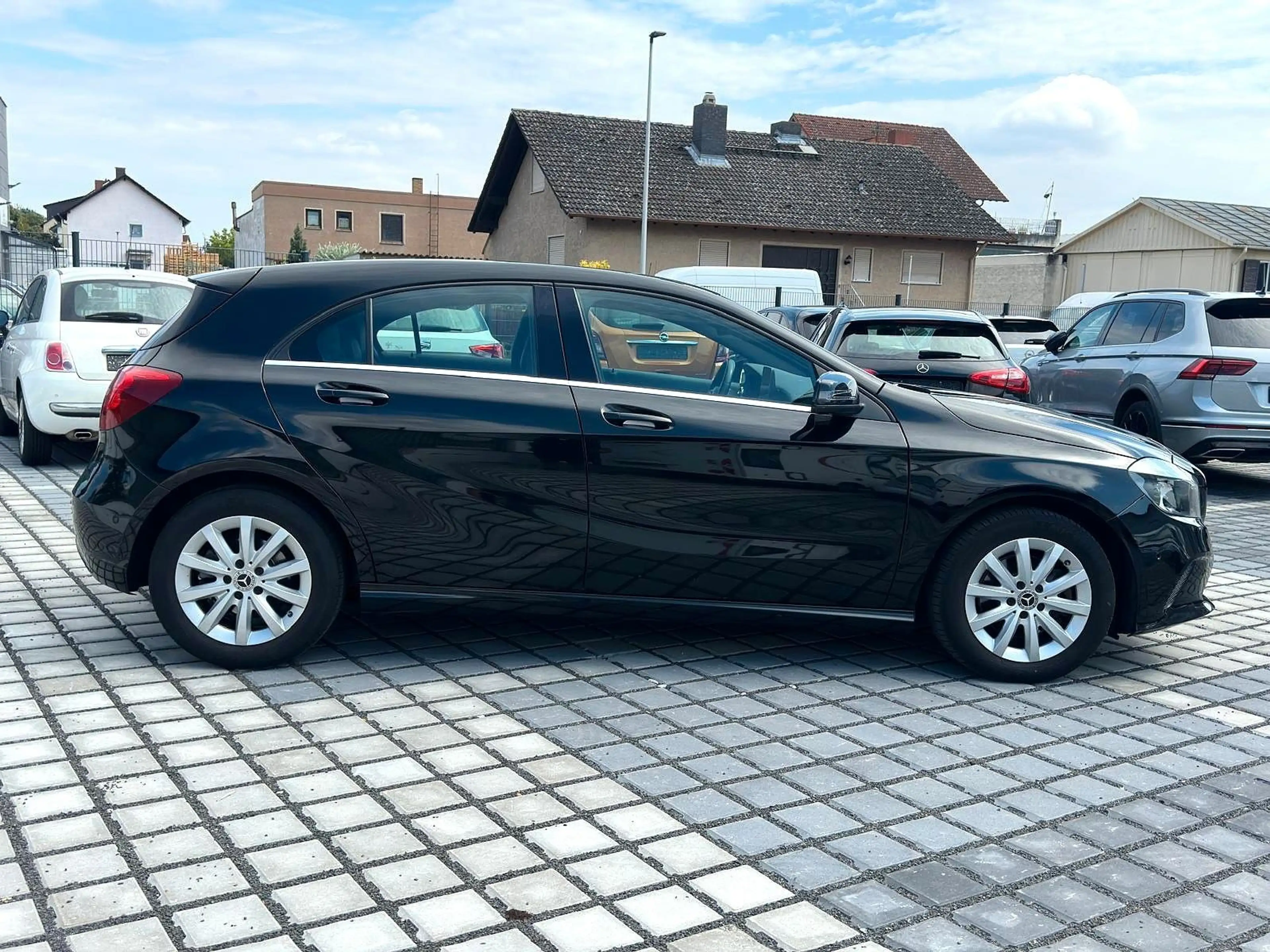 Mercedes-Benz A 180 BlueEfficiency Style* NAVI * SHZ * 69tkm * — photo 4