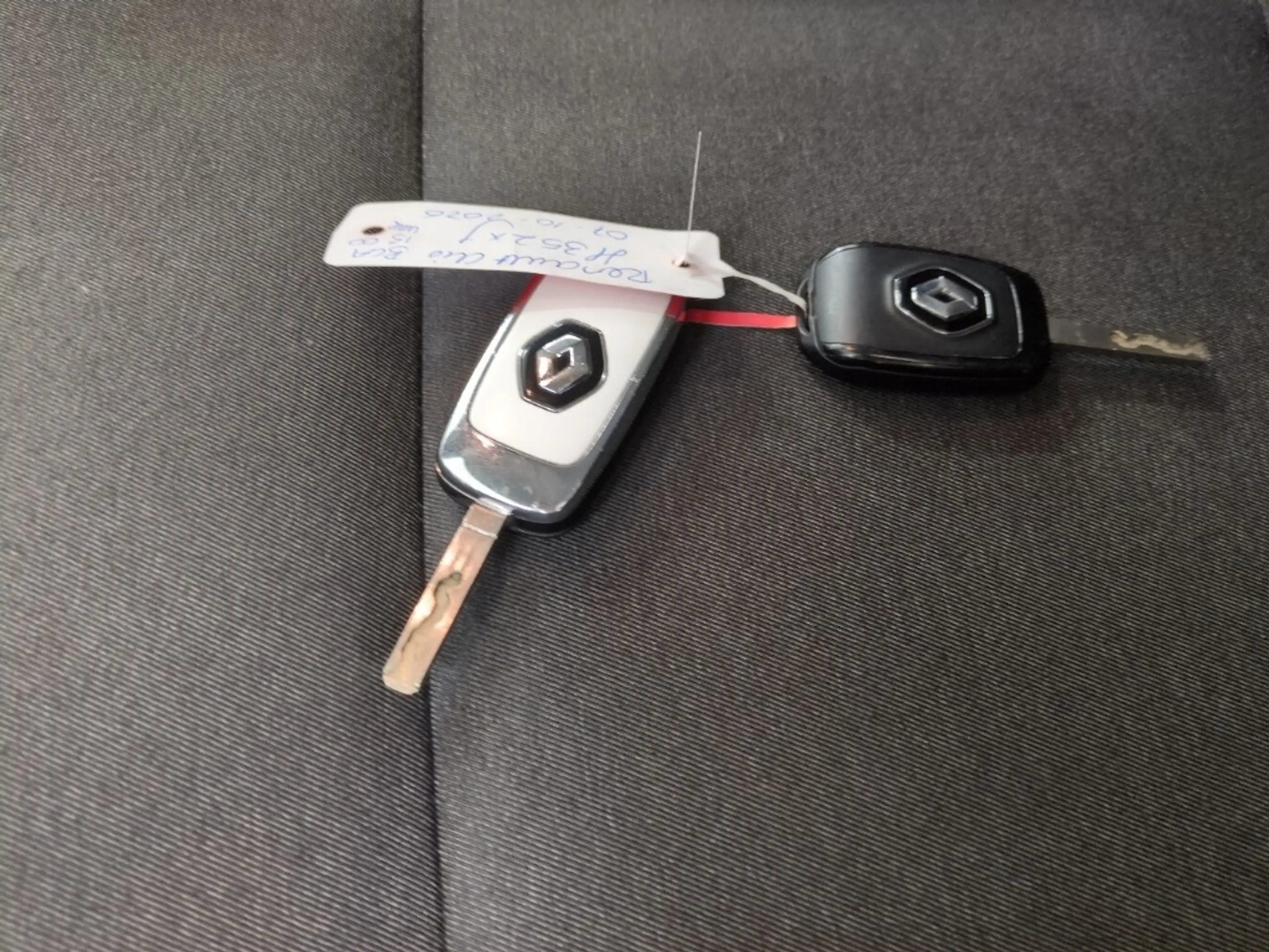 Renault Clio 1.0 TCe ZEN + APPLE CARPLAY/LMV 16"/AIRCO/LED/CRUI — photo 18