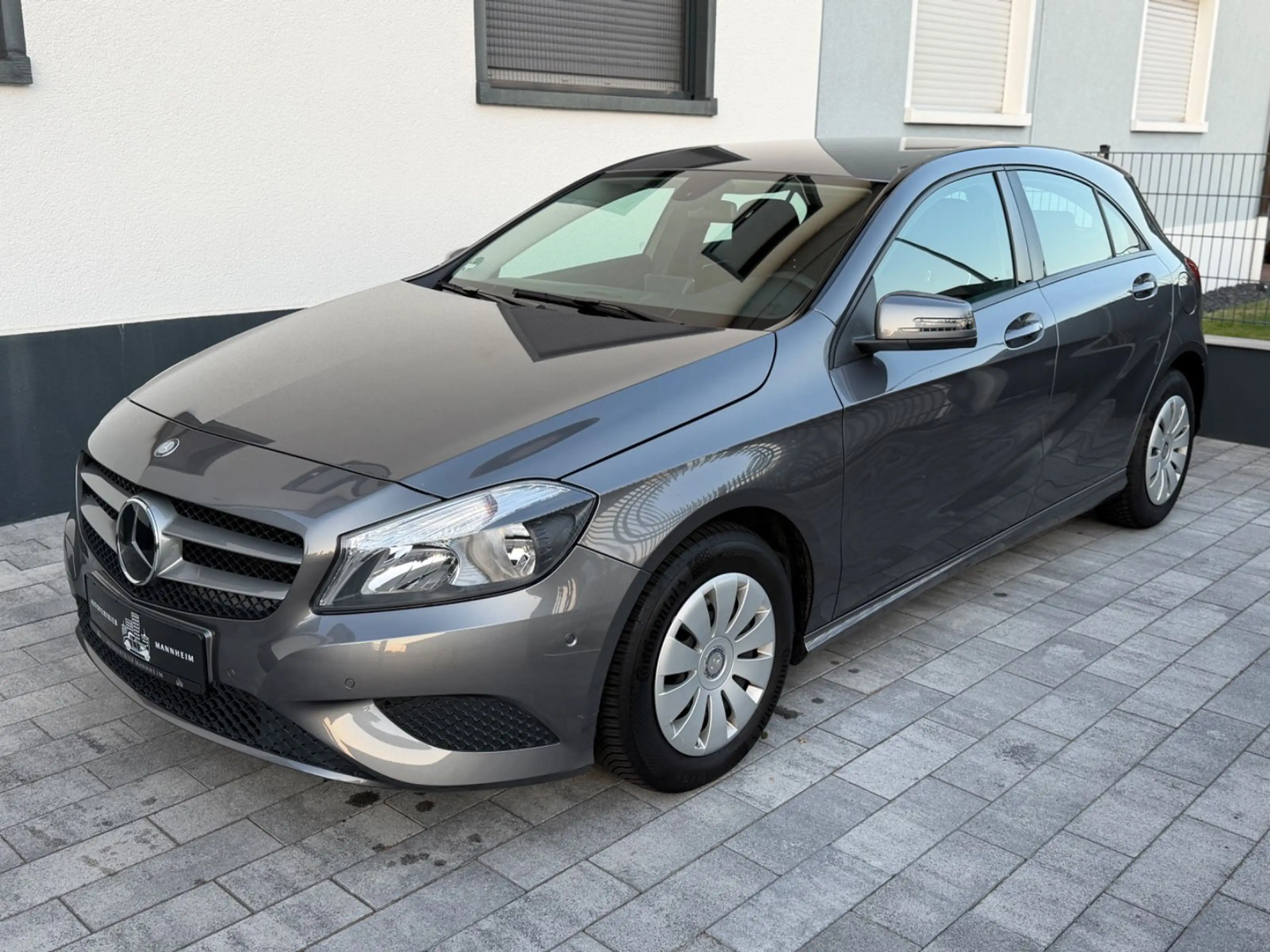Mercedes-Benz A 180 BlueEfficiency /PDC/SHZ/MFL/NAVI