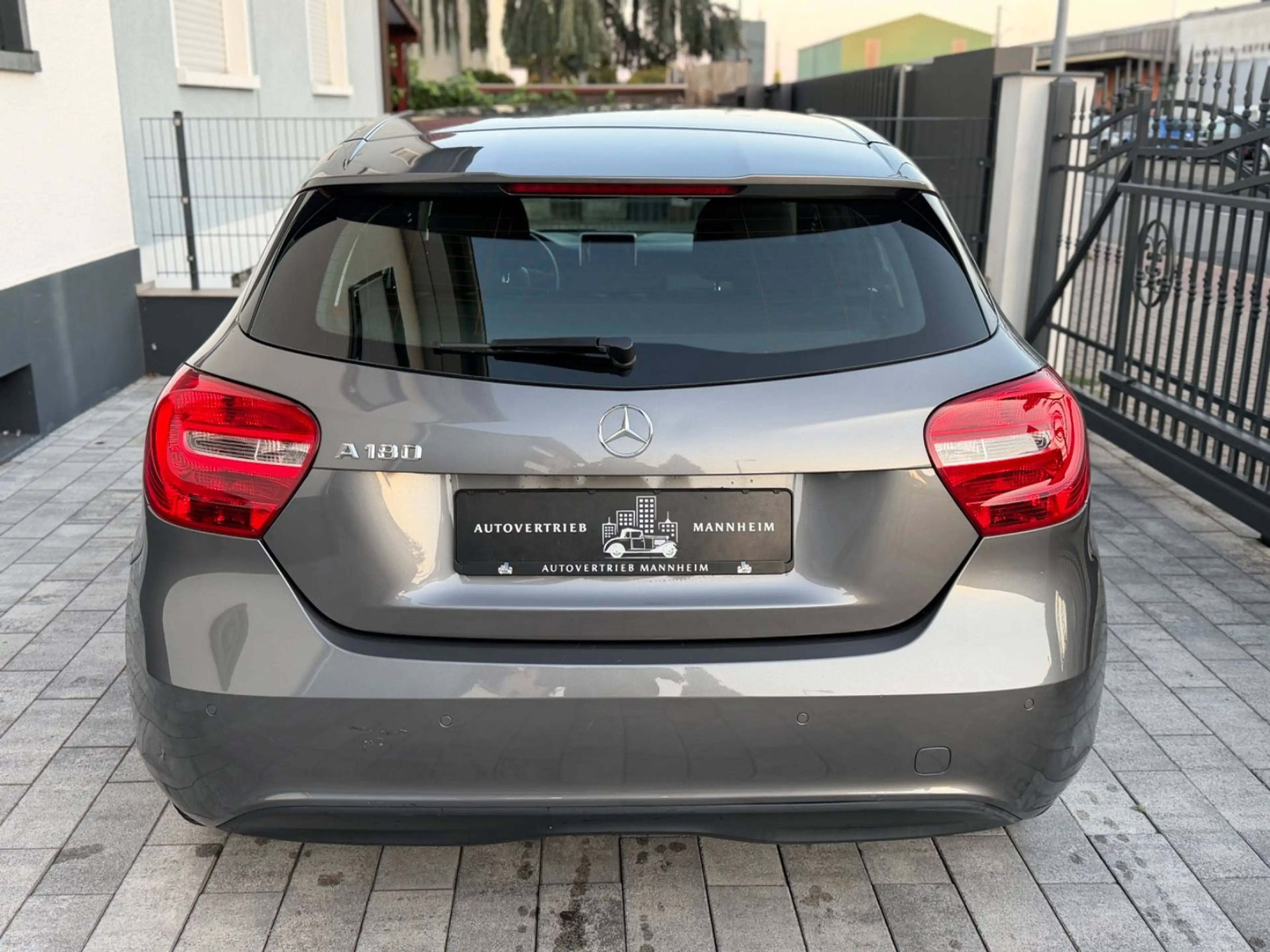 Mercedes-Benz A 180 BlueEfficiency /PDC/SHZ/MFL/NAVI — photo 5