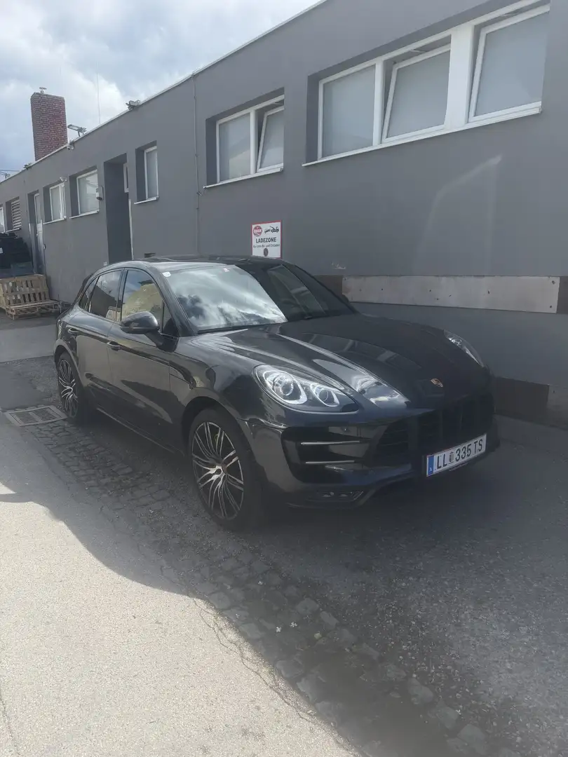 Porsche Macan Turbo mit Performance BIS 09.07.2026 verfügbar Grau - 1