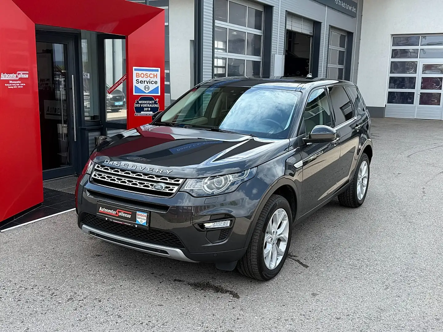 Land Rover Discovery Sport 2,0 TD4 150 4WD HSE Aut. **7-Sitzer** Grau - 2