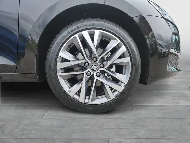Skoda Octavia view 7