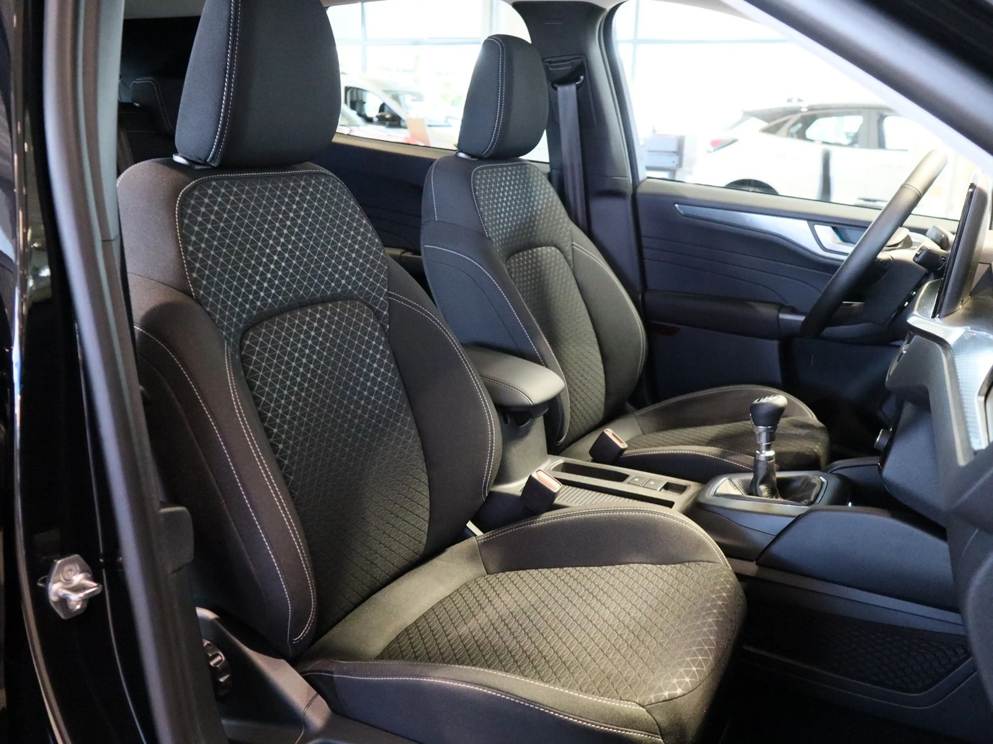 Ford Kuga Titanium Ganzjahresreifen WP+Fahrerassistenz-Paket — photo 6