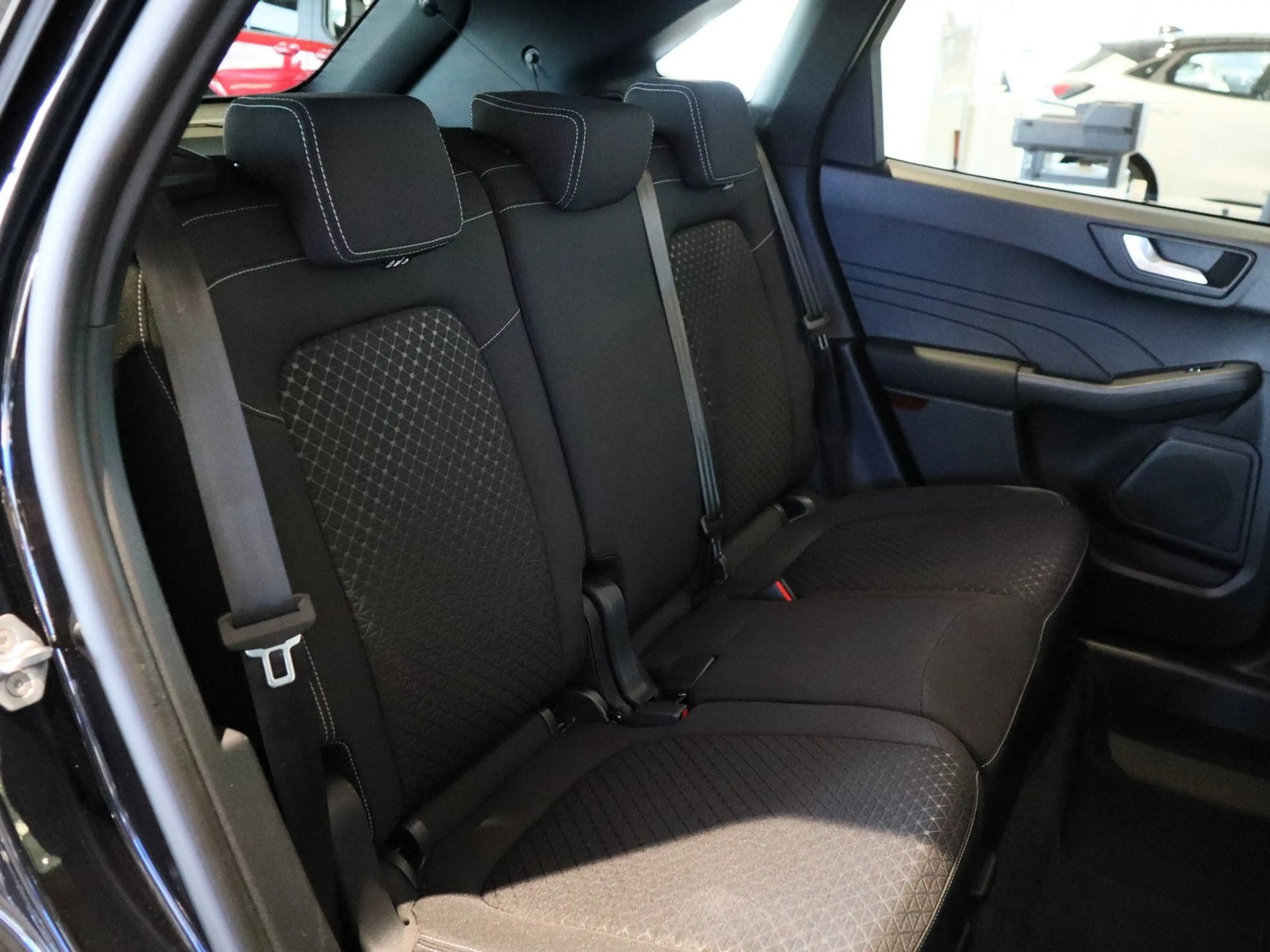 Ford Kuga Titanium Ganzjahresreifen WP+Fahrerassistenz-Paket — photo 4