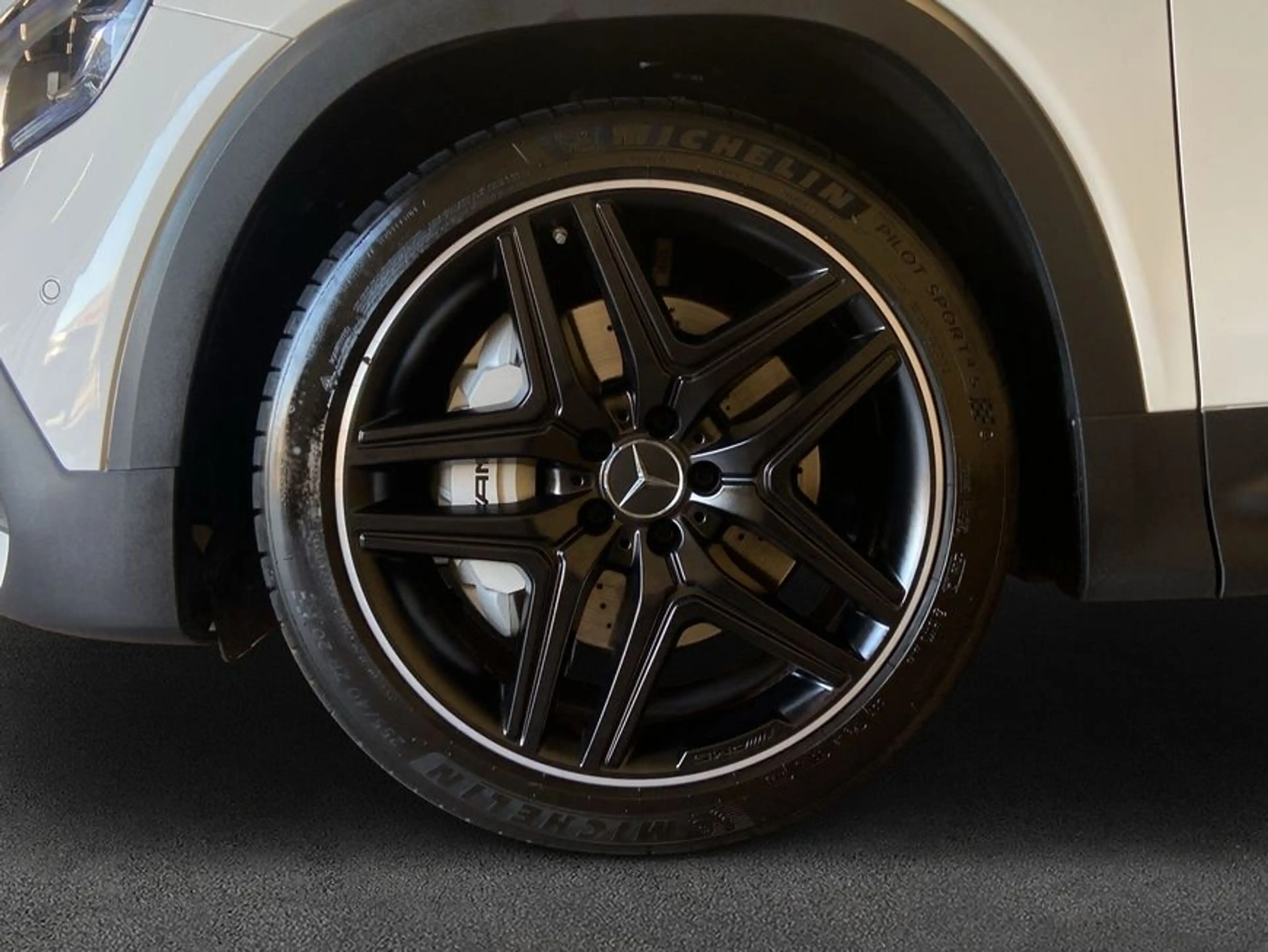 Mercedes-Benz GLB 35 AMG GLB — photo 7