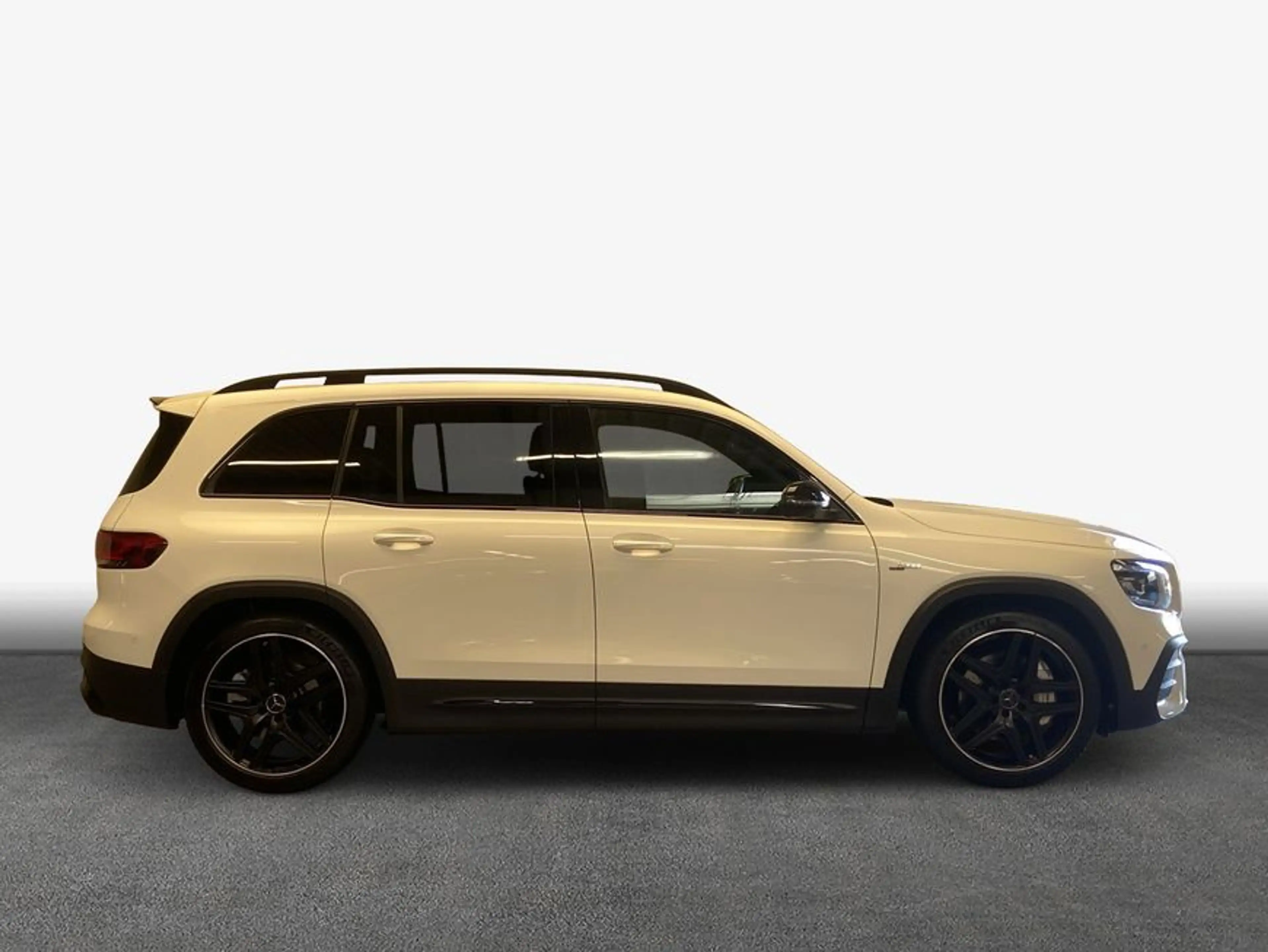 Mercedes-Benz GLB 35 AMG GLB — photo 4