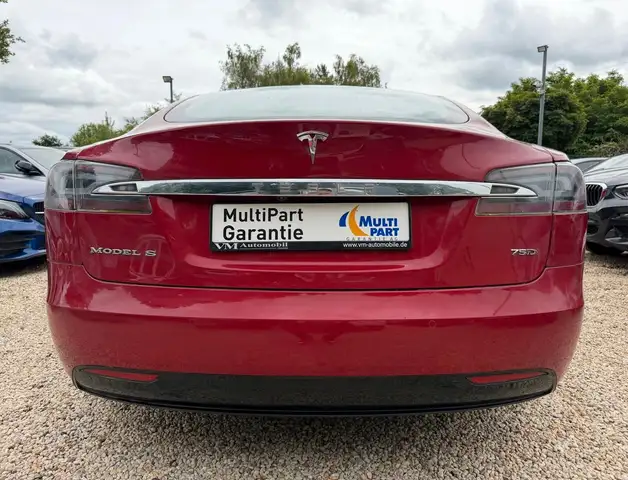 Tesla Model S view 5