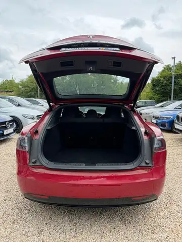 Tesla Model S view 14
