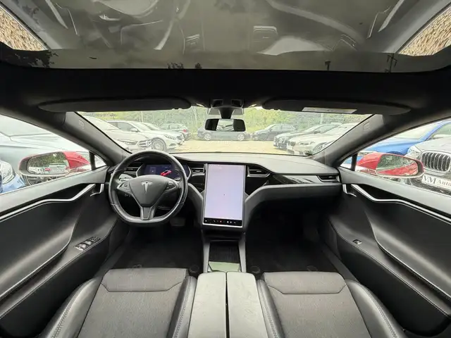 Tesla Model S view 7
