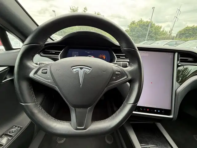 Tesla Model S view 13