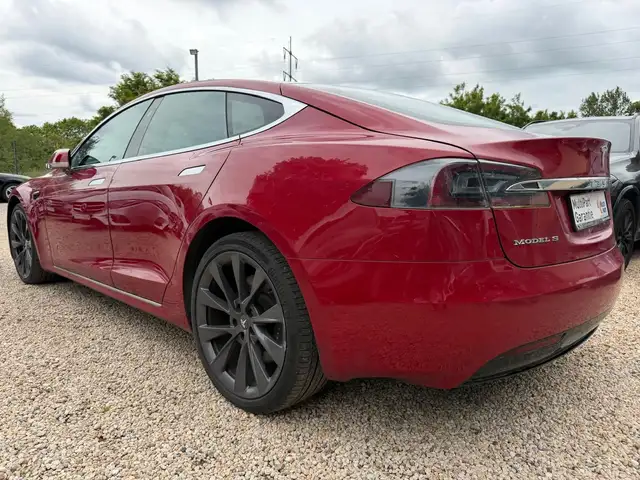 Tesla Model S view 6