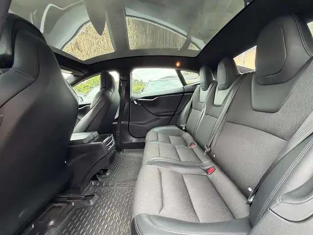 Tesla Model S view 11