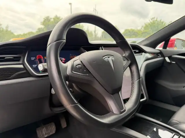 Tesla Model S view 8