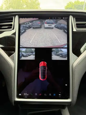 Tesla Model S view 12