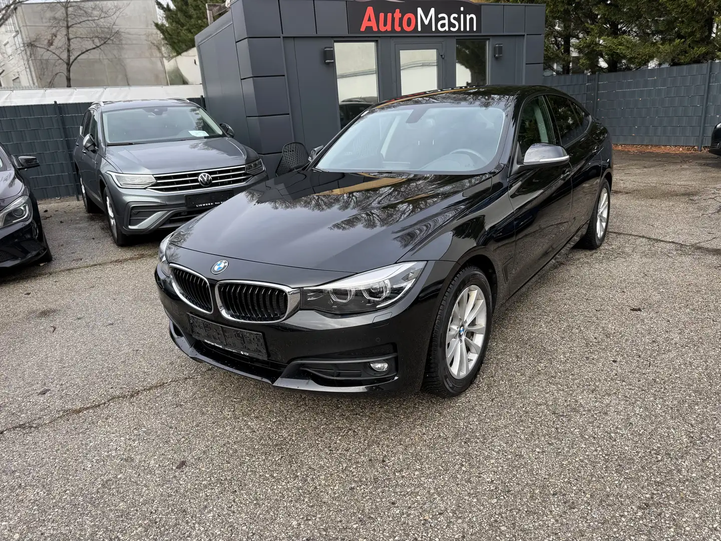 BMW 318 d Gran Turismo Advantage Aut. Schwarz - 1