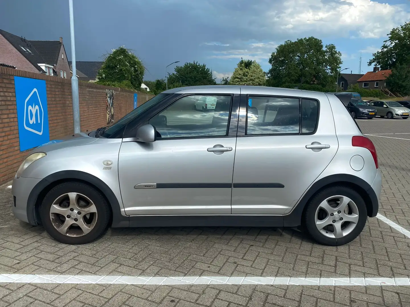Suzuki Swift 1.3 Shogun Šedá - 2