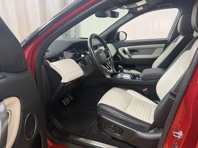 Land Rover Discovery Sport view 8