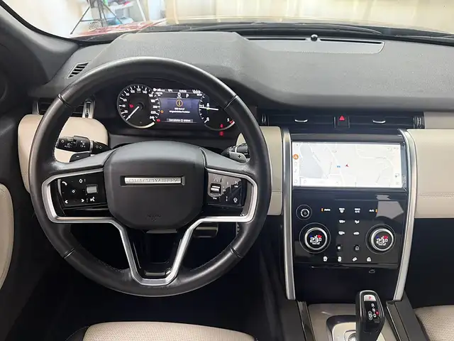 Land Rover Discovery Sport view 19