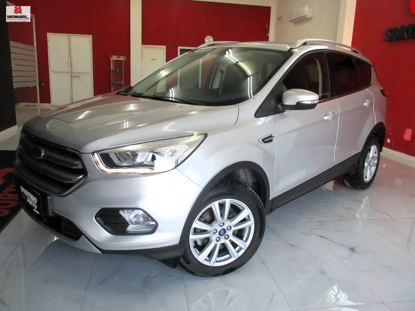 Ford Kuga 2.0 tdci 2WD BUSINESS P.SHIFT 120cv 2019 KM95000 Grigio - 1